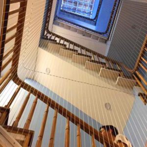 Lưới bảo vệ an toàn cầu thang